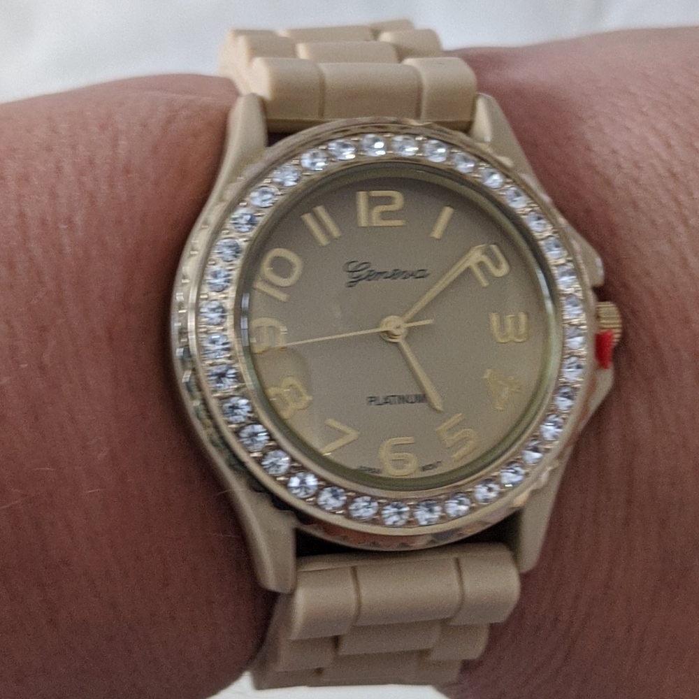 Watch with rhinestones for ladies